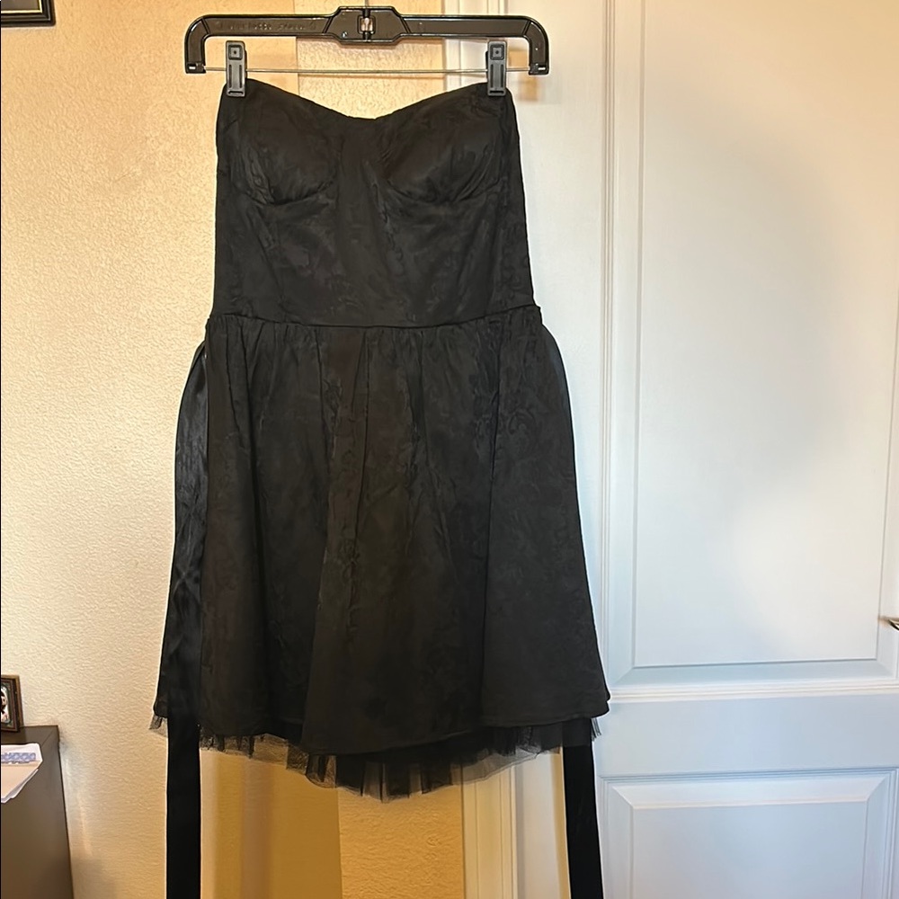 Elegant Black Strapless Dress